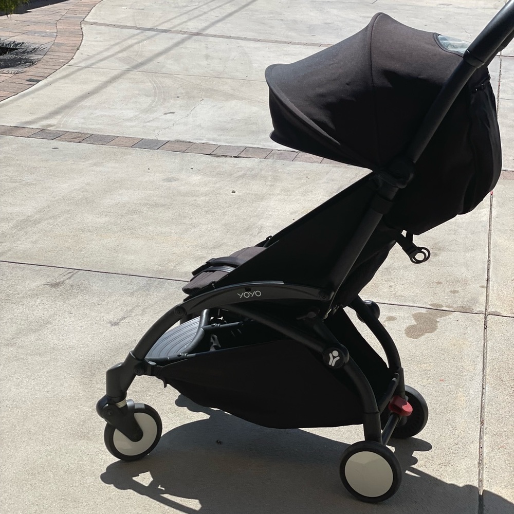 Very lightweight Used-once.only stroller allowed to take with you on the plane!